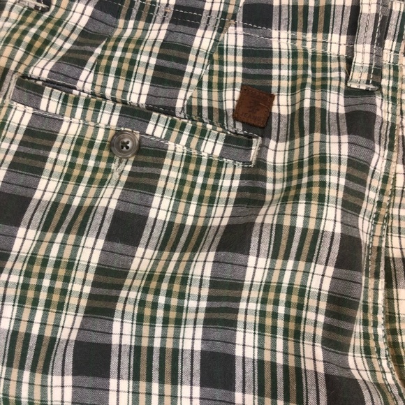Izod Saltwater Chinos shorts 38 - Picture 2 of 5